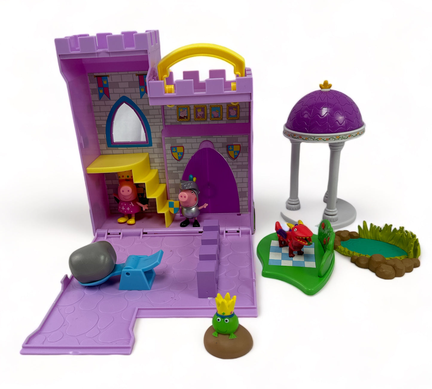 Princess Fort Adventure Playset, 8 Pieces - Includes Foldable Castle Case, Peppa & George Figures & Accessories