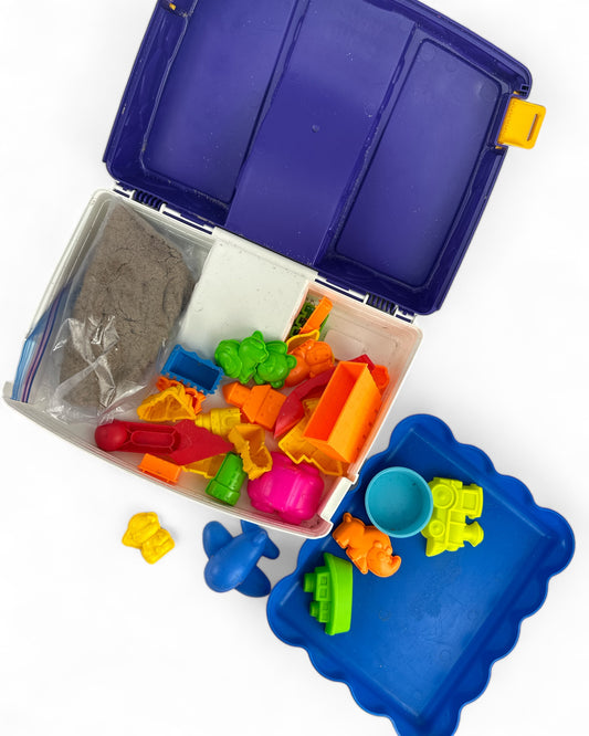 Folding Kinetic Sand Box 27 Molds and Tools (Sand Included)